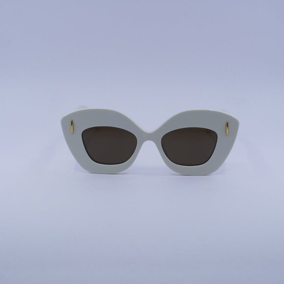 Loewe LW40127I 25E Sunglasses Ivory Cat Eye Frame, Brown Lenses main image 11